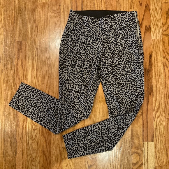 Leopard print A New Day cigarette pants Women’s sz 4 ankle pants - Picture 1 of 4